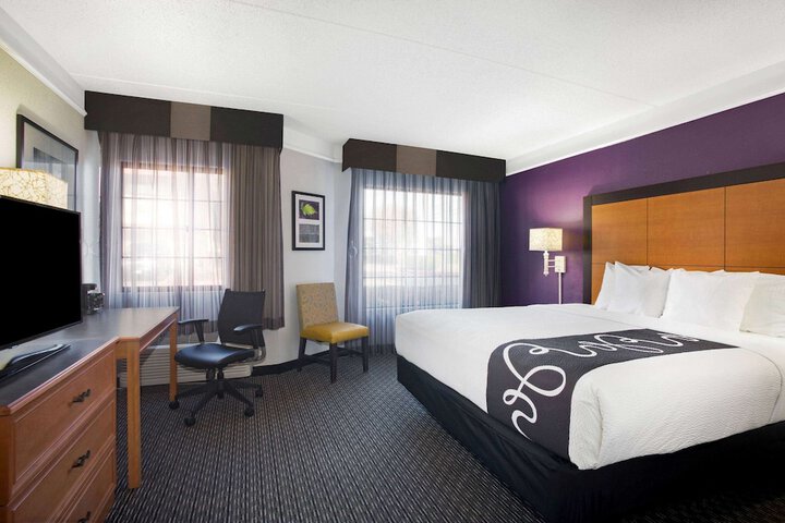 Room 34 of 63