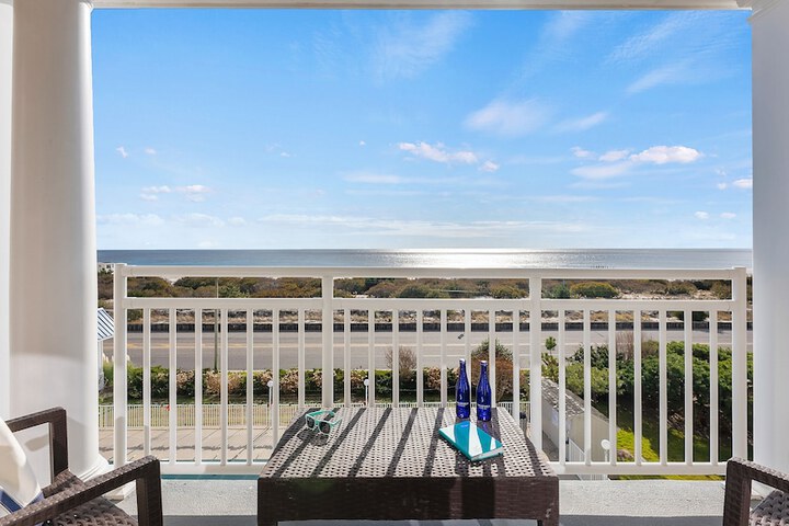 La Mer Beachfront Resort