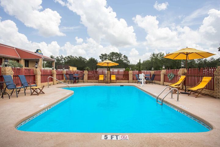 Pool 8 of 23