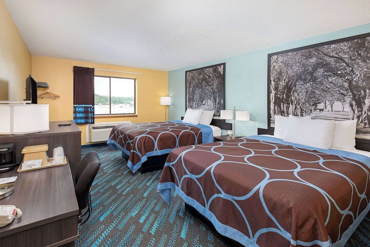 Super 8 by Wyndham Somerset