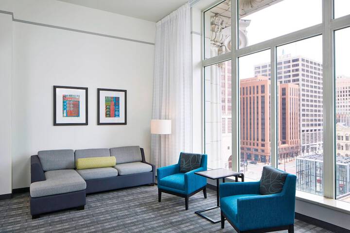 Room 15 of 38