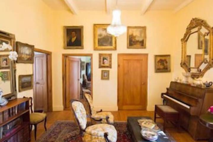 Room 15 of 32