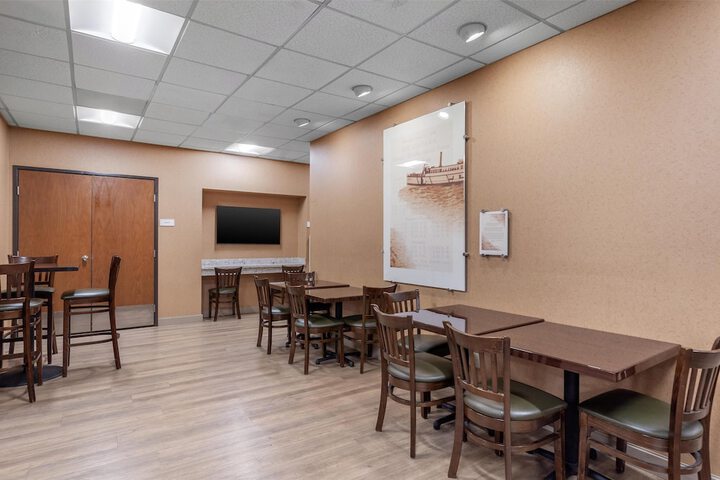 Best Western Plus Oak Harbor Hotel & Conference Center