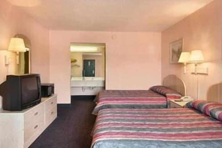 Room 9 of 23
