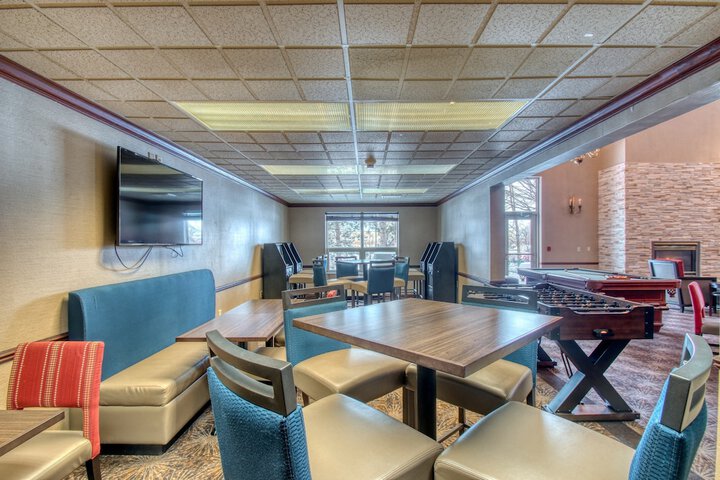 Lounge 79 of 89