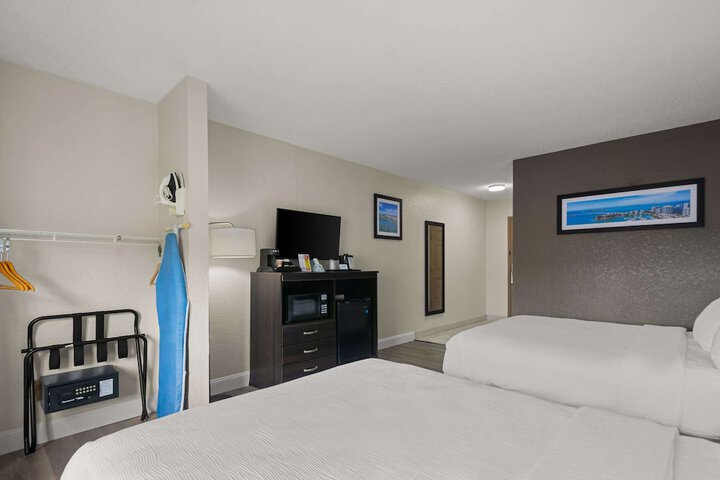 Room 14 of 35