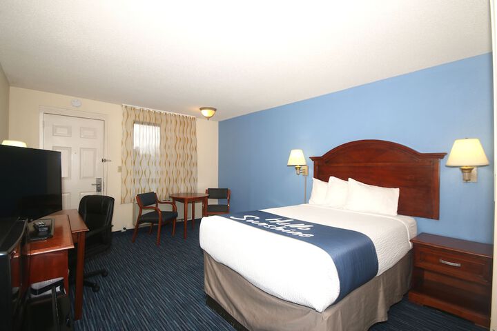 Room 4 of 24