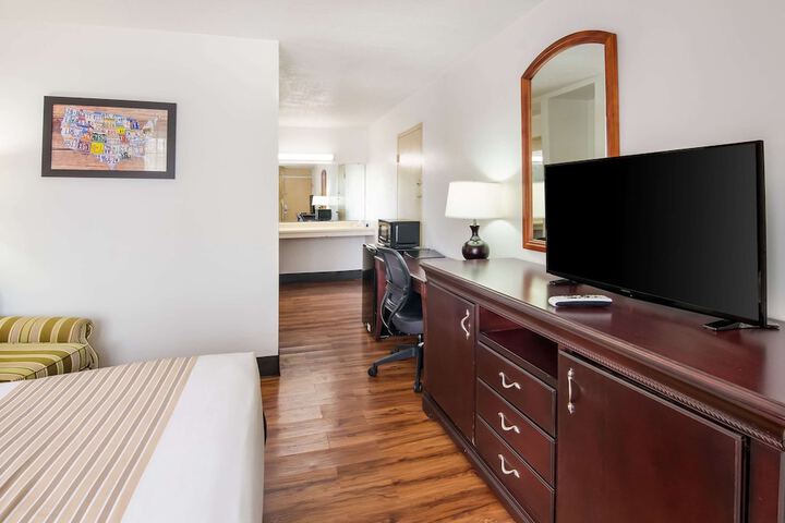 Room 29 of 34