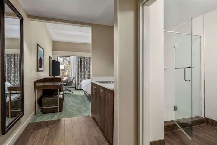 Room 35 of 59