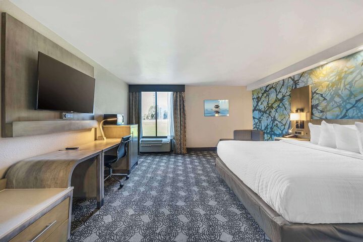 Room 28 of 80