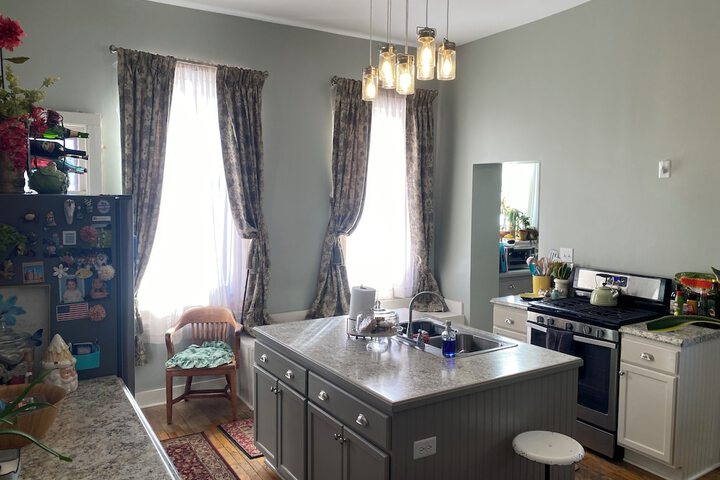 Vineyard Mansion & Carriage House Bed & Breakfast