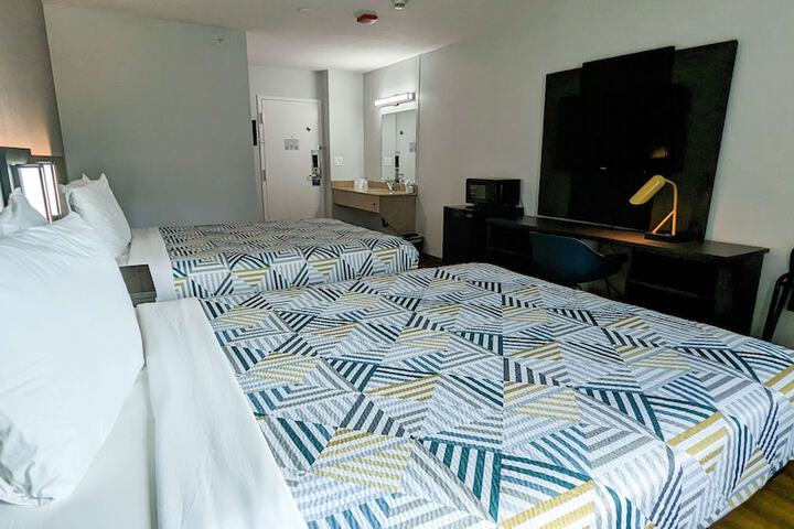 Room 13 of 27