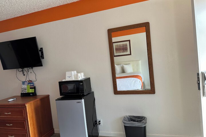 Room 17 of 30