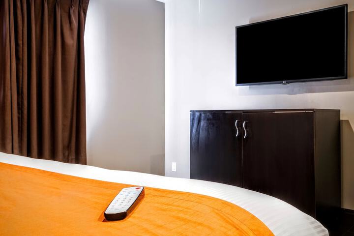 Room 10 of 34