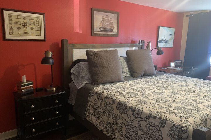 Room 100 of 200