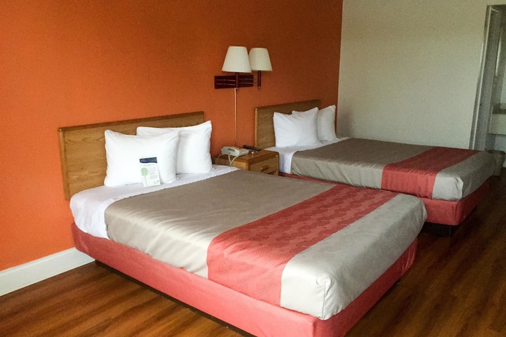 Room 10 of 31