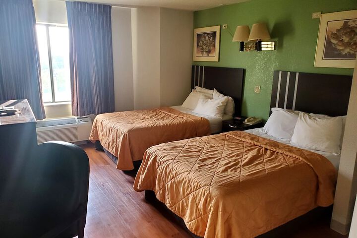 Room 7 of 15