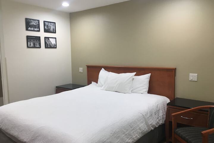Room 25 of 38