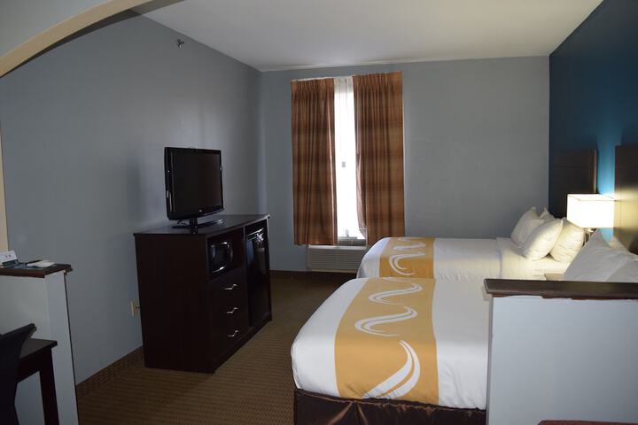 Room 33 of 67