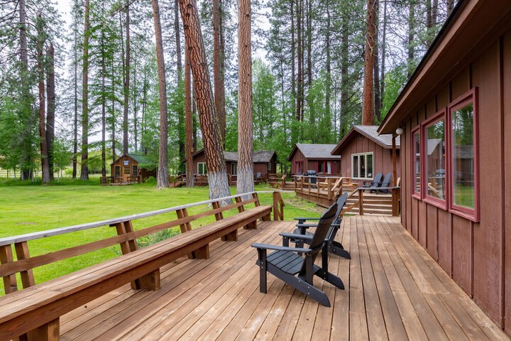 Lake Creek Lodge