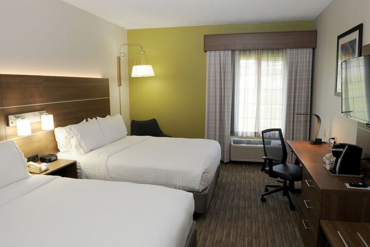 Room 12 of 26