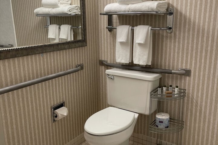 Room 26 of 40