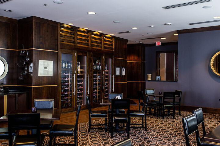 Ambassador Hotel Wichita Autograph Collection