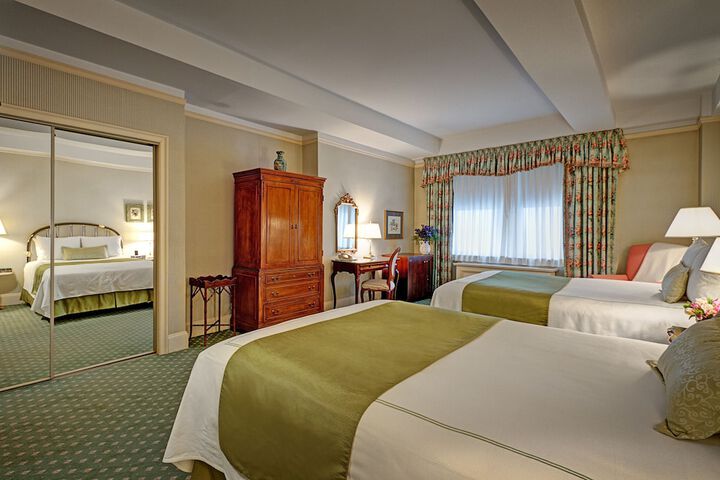 Room 52 of 79