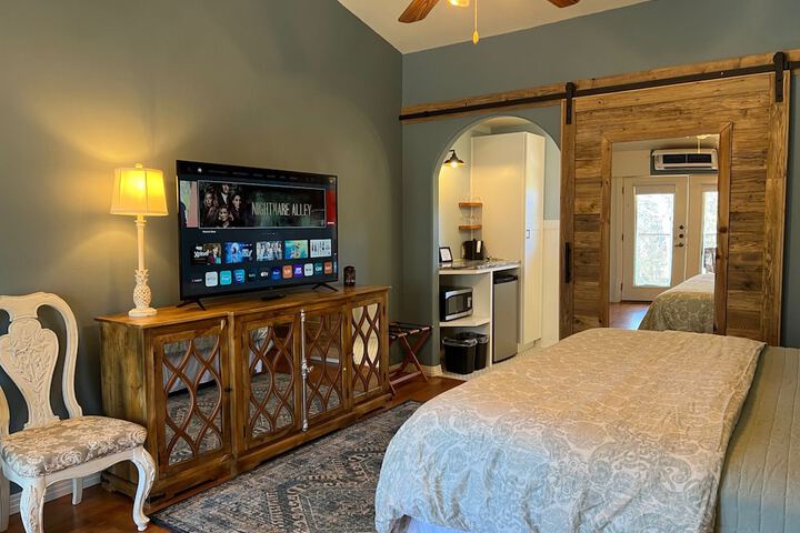 Room 28 of 147