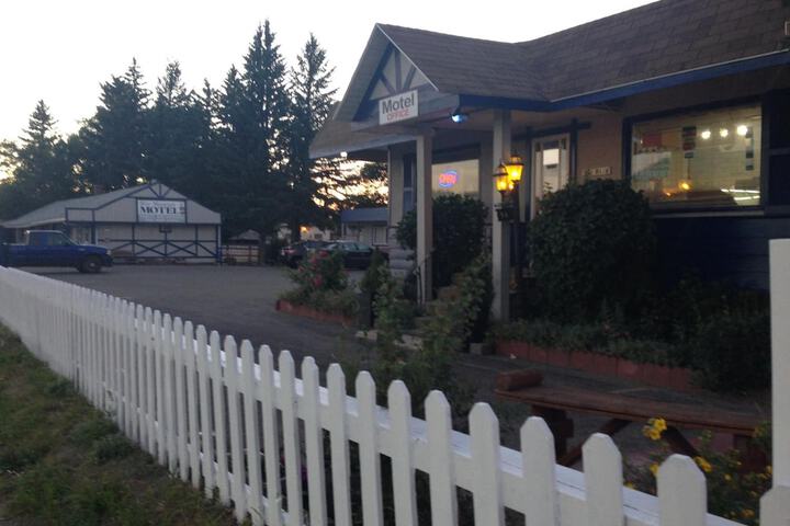 Blue Mountain Motel