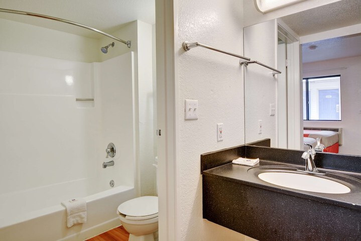 Motel 6 Southington CT - Hartford