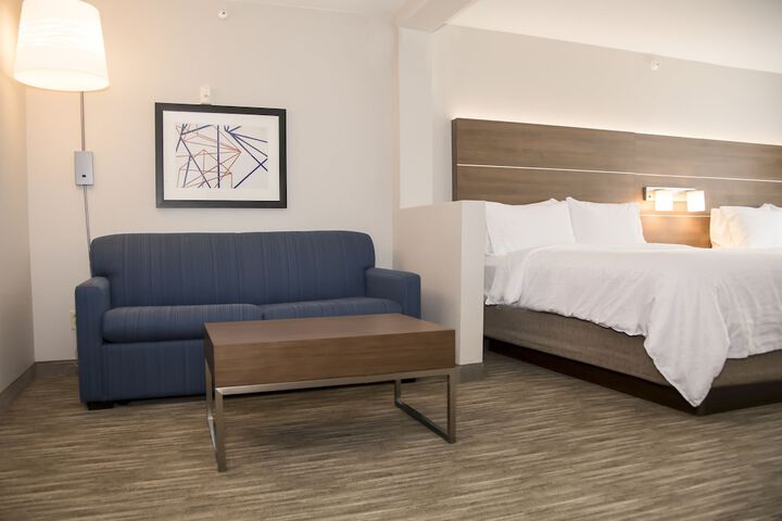 Room 41 of 77