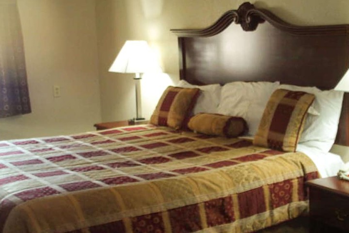 Room 25 of 33