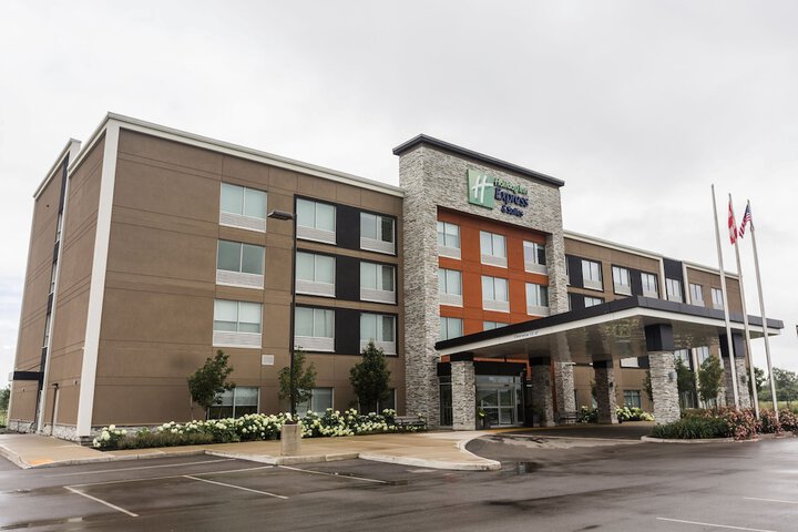 Hotel 4 of 107