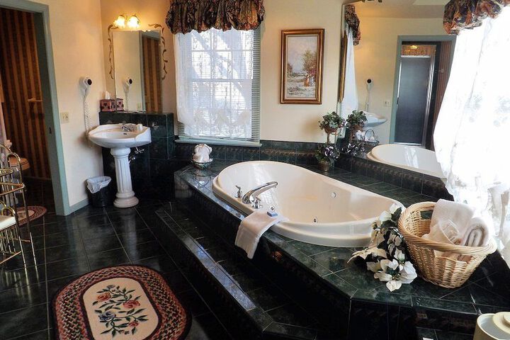 Hot Tub 54 of 58