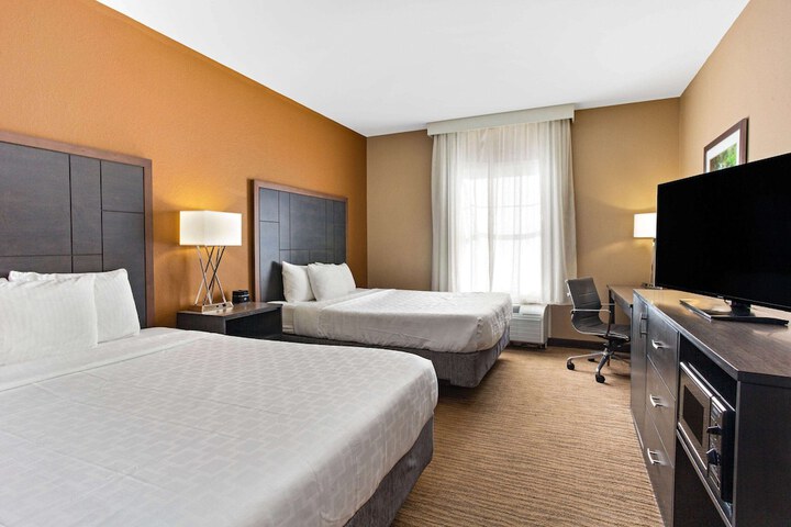 Room 15 of 37