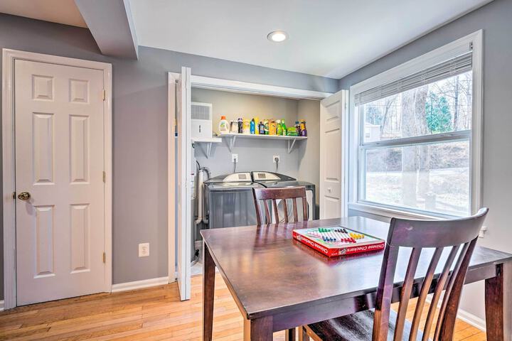 Charming Home With Yard Near Shenandoah River!