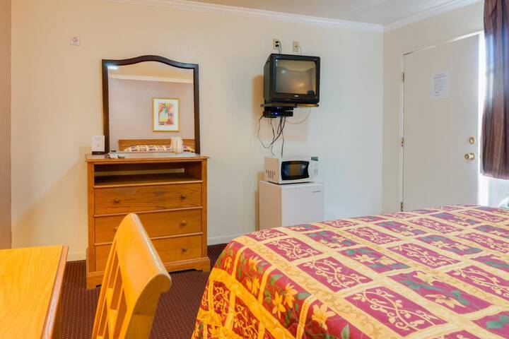 Room 13 of 26