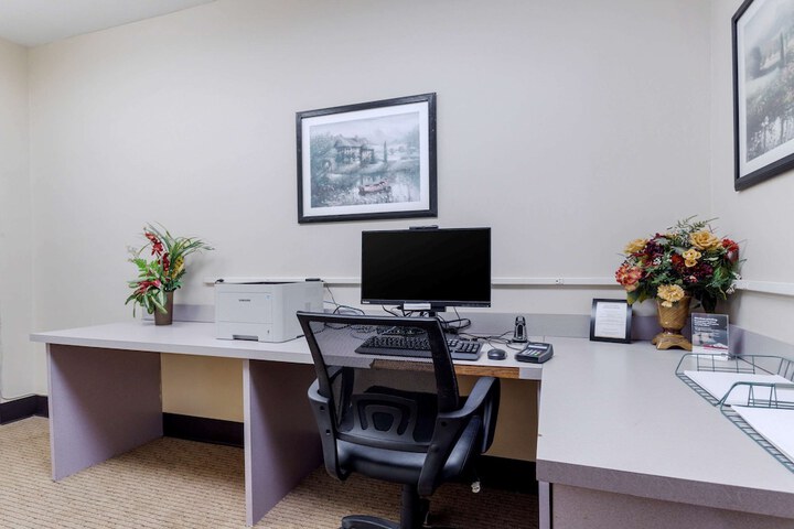 Business Center 53 of 54