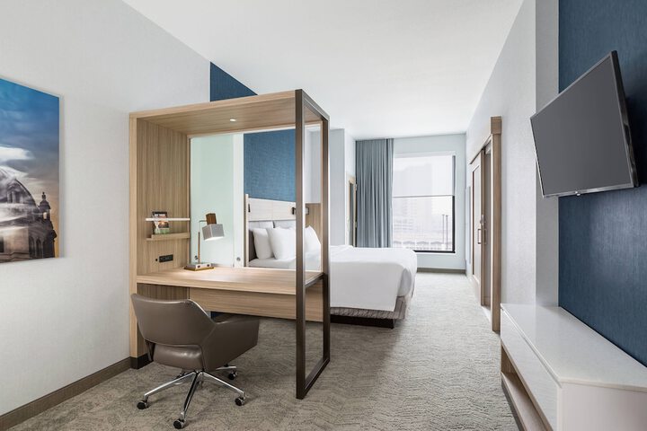 Room 8 of 23