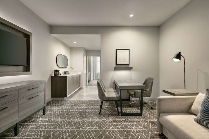 Room 4 of 48