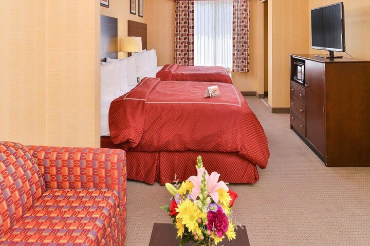Room 27 of 40