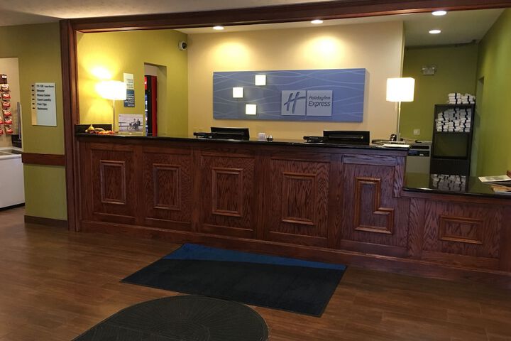 Holiday Inn Express Hotel & Suites Cadillac by IHG