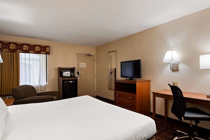 Room 16 of 25