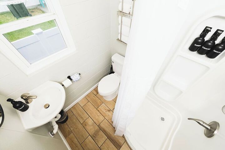 Room 15 of 28