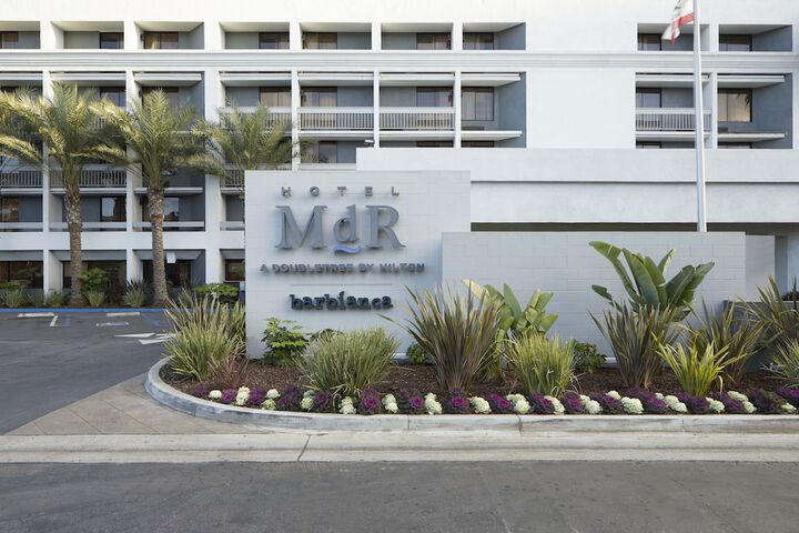 Hotel Exterior 79 of 82