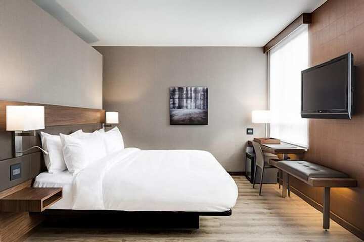 AC Hotel Phoenix Tempe / Downtown