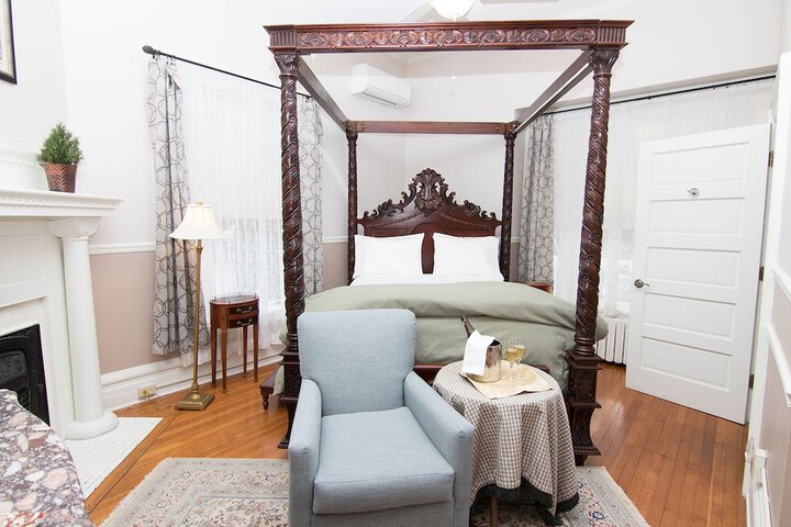 Albemarle Inn