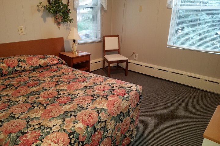 Room 68 of 76