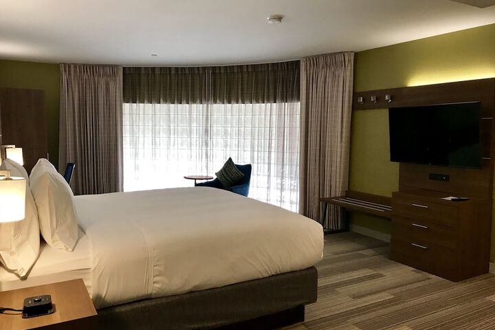 Room 38 of 59